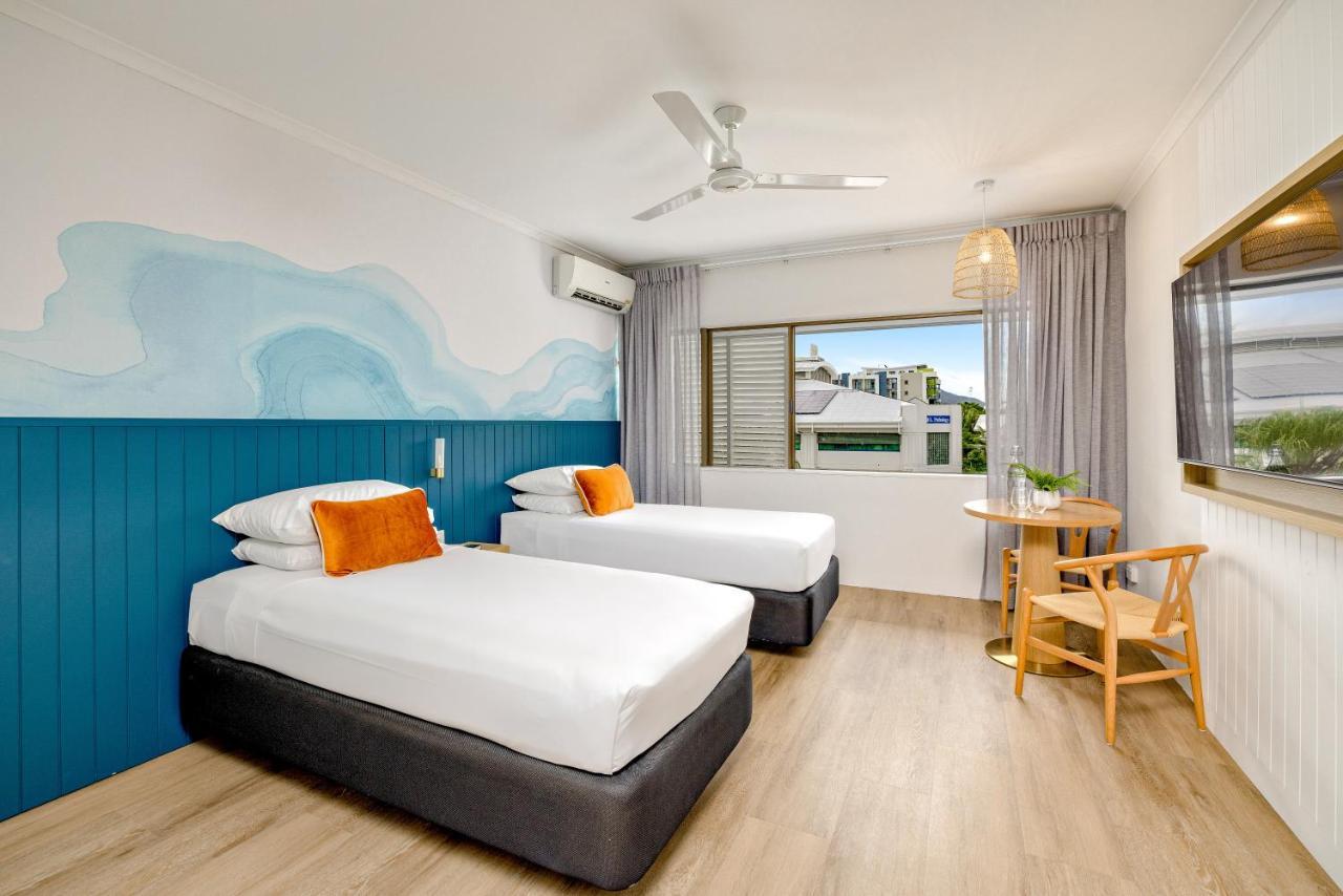 Mercure Cairns Exterior photo