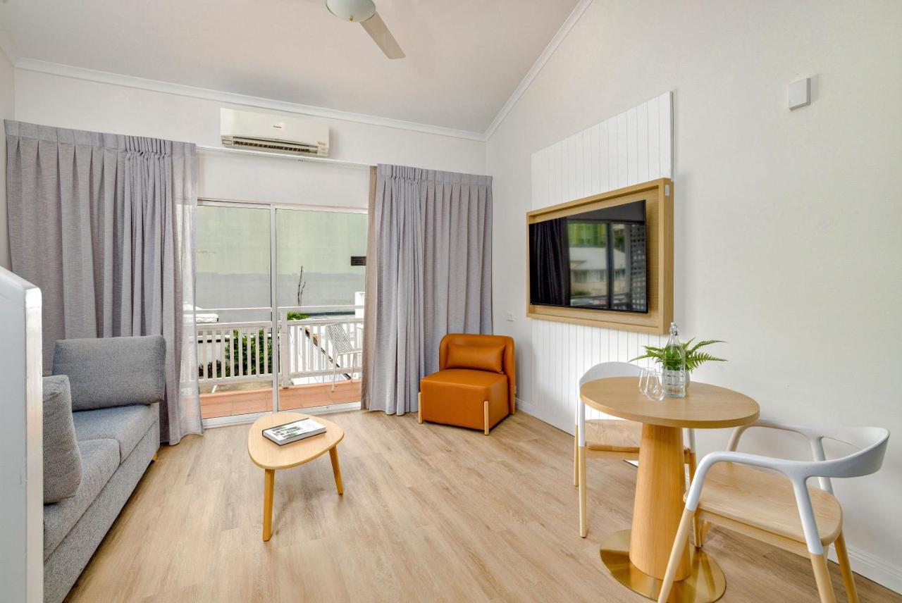 Mercure Cairns Exterior photo